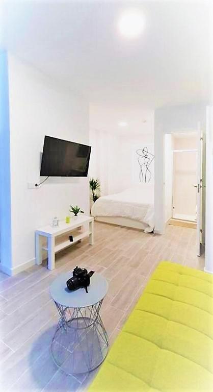 Coqueto Apartamento Nuevo En Pleno Centro De Algeciras Bb Bagian luar foto